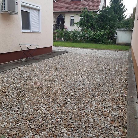 Sasfeszek Apartamento Hajdúszoboszló Exterior foto