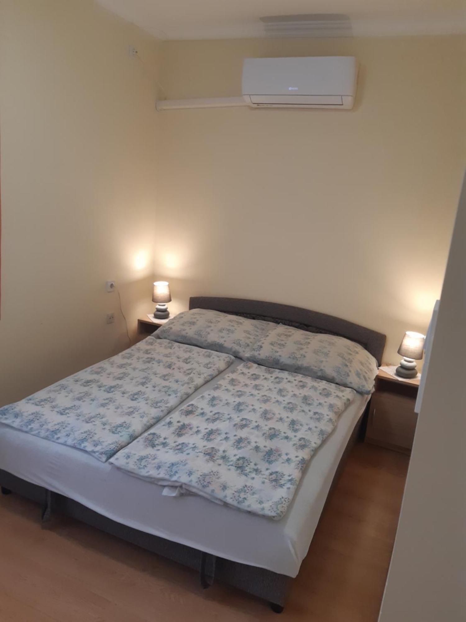 Sasfeszek Apartamento Hajdúszoboszló Exterior foto