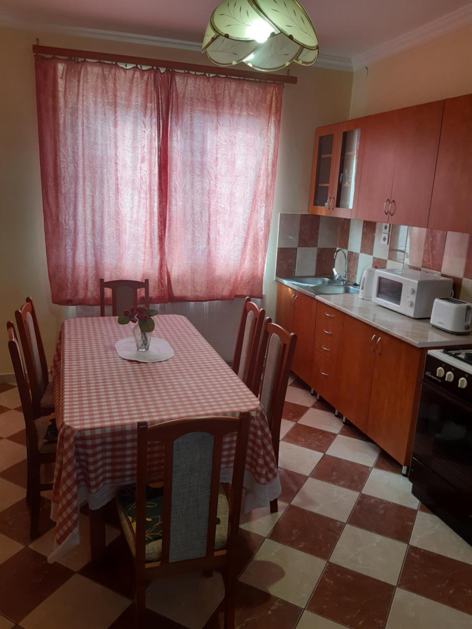 Sasfeszek Apartamento Hajdúszoboszló Exterior foto